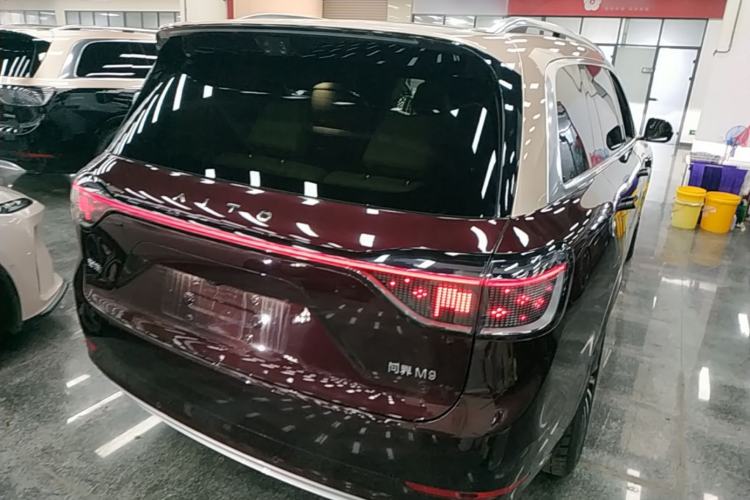 Used Hima AITO M9 2025 Extended-Range Ultra Version 52 kWh 6-Seater Rear Right 45 Deg