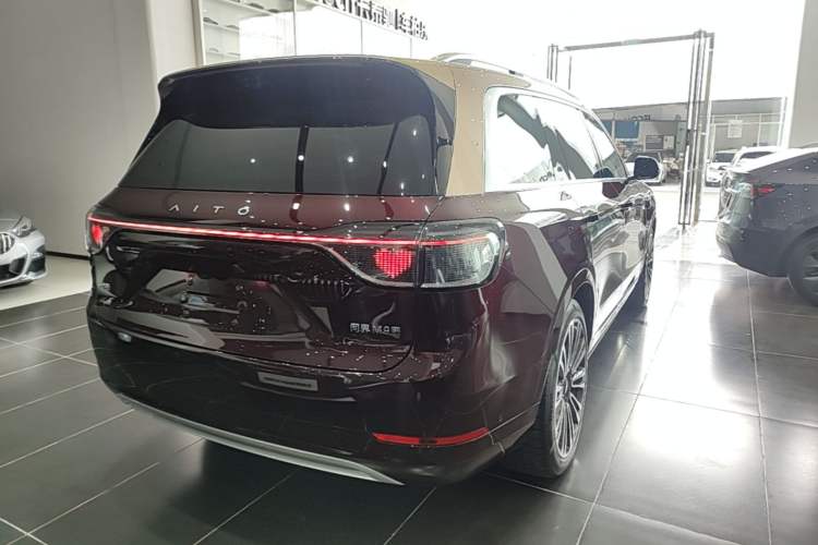 Used Hima AITO M9 2025 All-Electric Ultra Version 100 kWh 5-Seater Model Rear Right 45 Deg