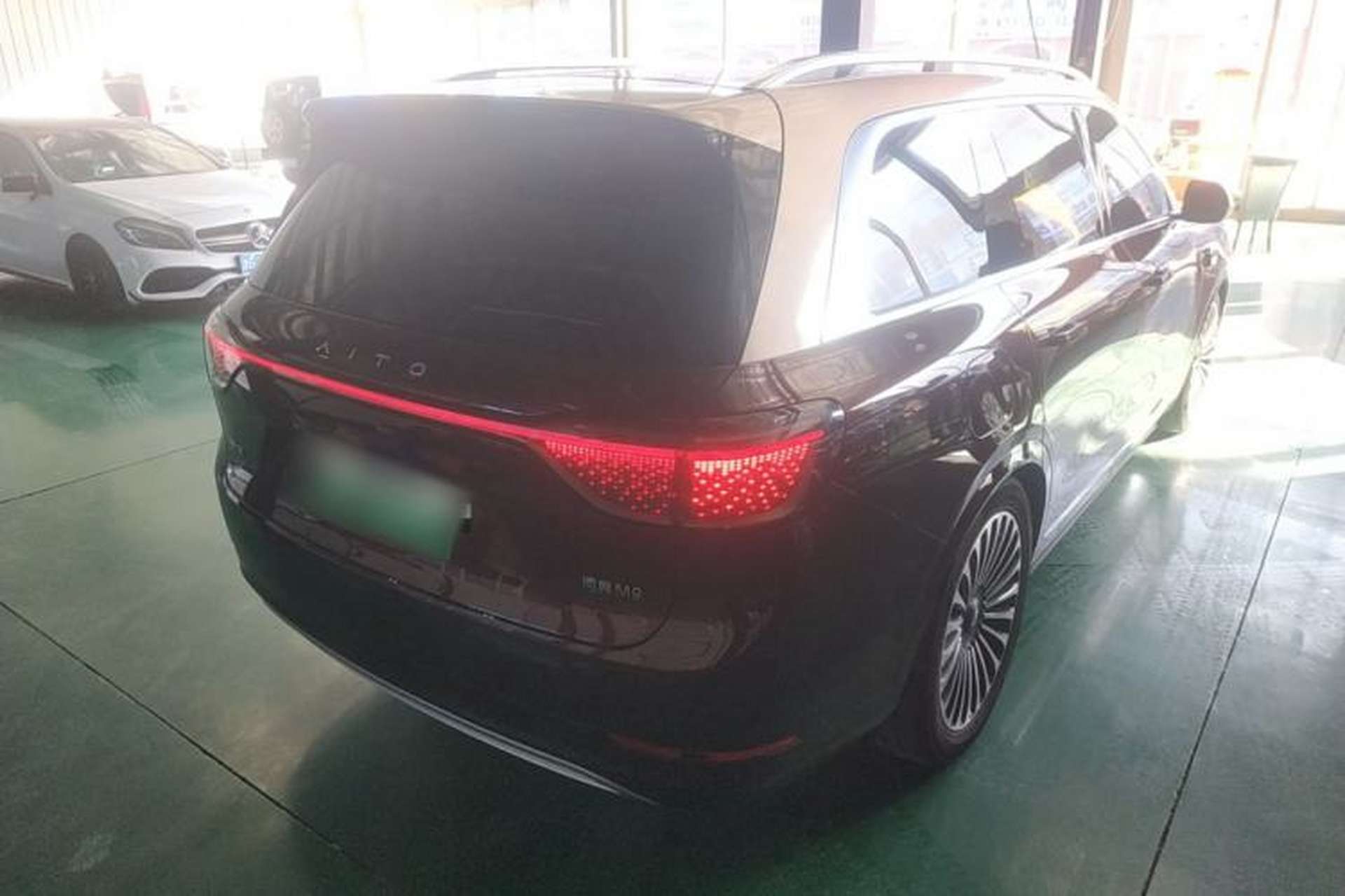 Used Hima AITO M9 2025 Extended-Range Ultra Version 52 kWh 6-Seater Rear Right 45 Deg