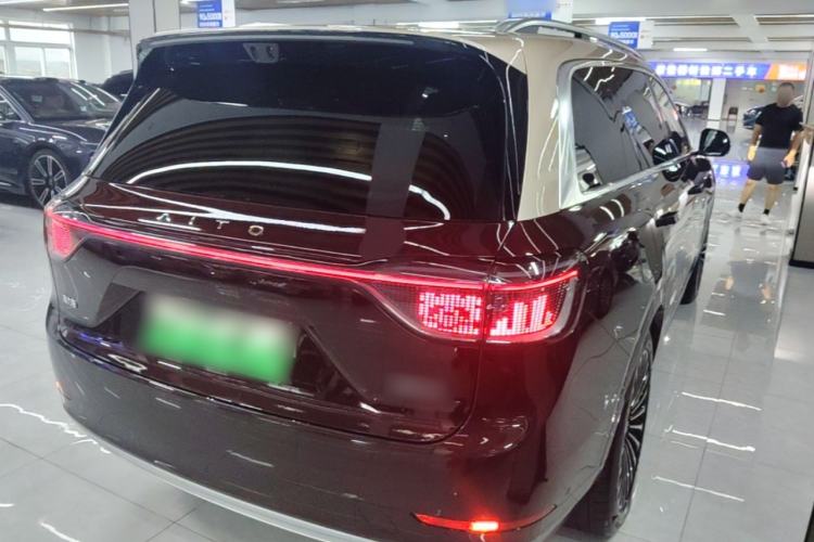 Used Hima AITO M9 2025 Extended-Range Ultra Version 52 kWh 6-Seater Rear Right 45 Deg