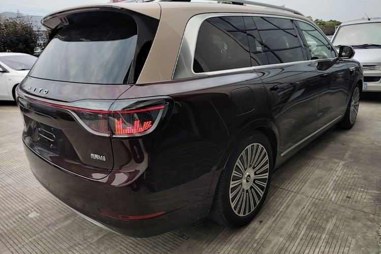 Used Hima AITO M9 2025 Extended-Range Ultra Version 52 kWh 5-Seater Edition Rear Right 45 Deg