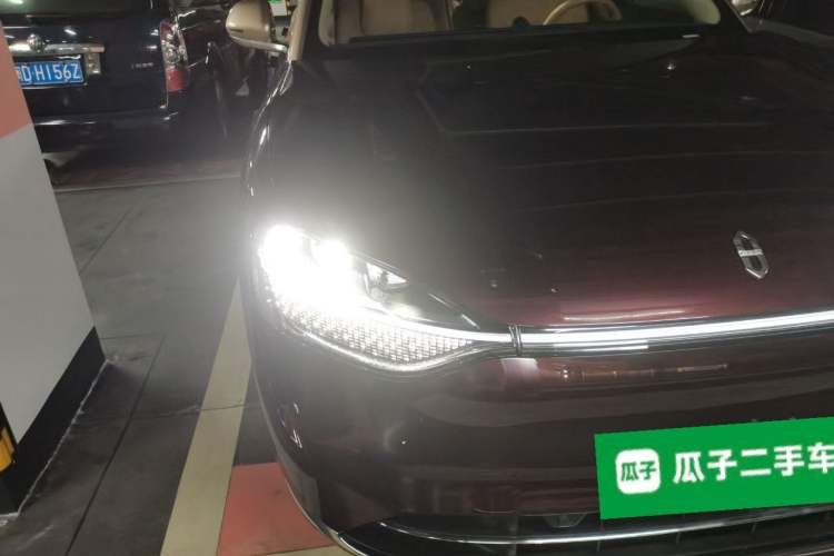 Used Hima AITO M9 2025 Extended-Range Ultra Version 52 kWh 5-Seater Edition Right Front Headlight