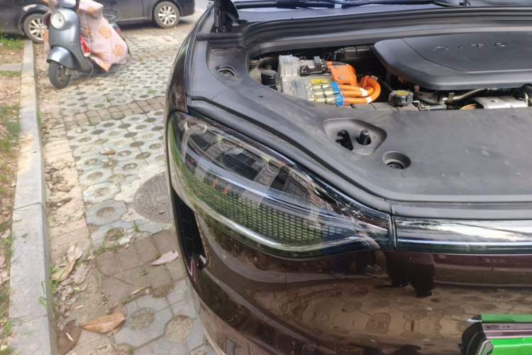 Used Hima AITO M9 2025 Extended-Range Ultra Version 52 kWh 6-Seater Right Front Headlight