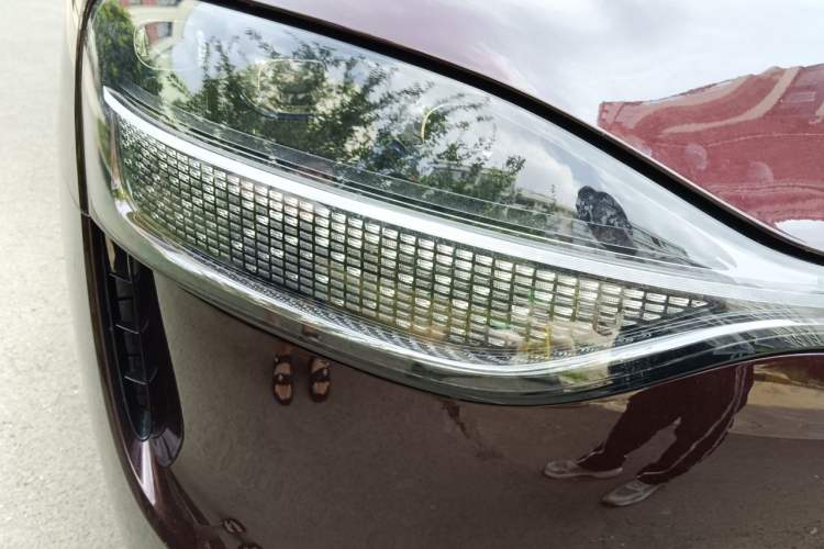Used Hima AITO M9 2025 Extended-Range Ultra Version 52 kWh 5-Seater Edition Right Front Headlight