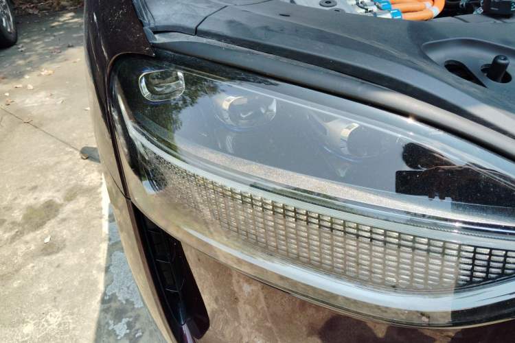 Used Hima AITO M9 2025 Extended-Range Ultra Version 52 kWh 6-Seater Right Front Headlight