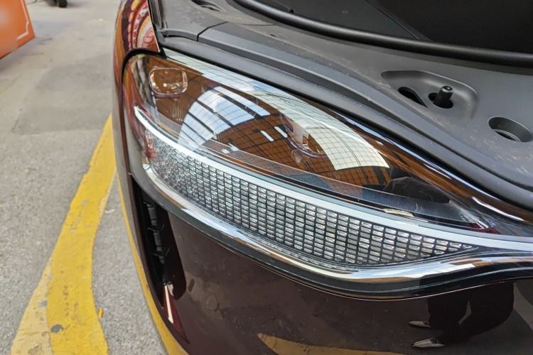 Used Hima AITO M9 2025 Pure Electric Ultra Version 100 kWh 6-Seater Model Right Front Headlight