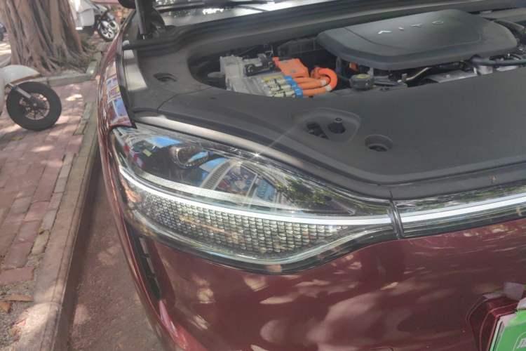 Used Hima AITO M9 2025 Extended-Range Ultra Version 52 kWh 6-Seater Right Front Headlight