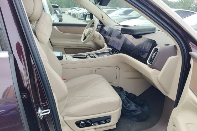 Used Hima AITO M9 2025 Extended-Range Ultra Version 52 kWh 6-Seater Right Front Seat