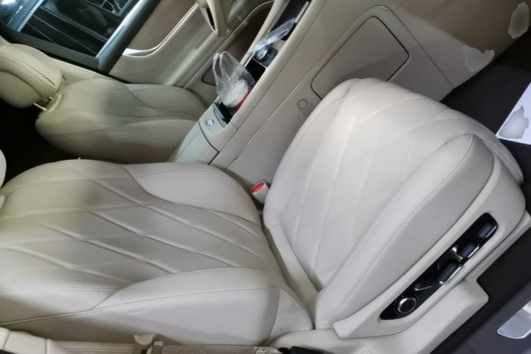 Used Hima AITO M9 2025 Extended-Range Ultra Version 52 kWh 6-Seater Right Front Seat