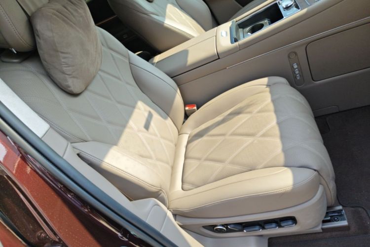 Used Hima AITO M9 2025 Extended-Range Ultra Version 52 kWh 6-Seater Right Front Seat