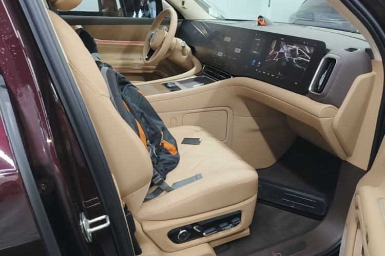 Used Hima AITO M9 2025 Extended-Range Ultra Version 52 kWh 5-Seater Edition Right Front Seat