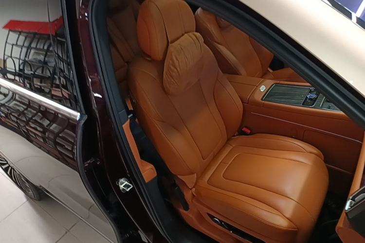 Used Hima AITO M9 2025 Extended-Range Ultra Version 52 kWh 5-Seater Edition Right Front Seat