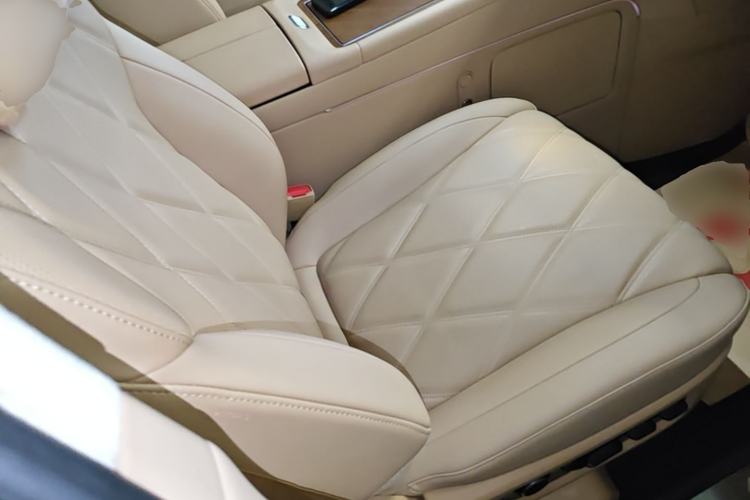 Used Hima AITO M9 2025 Extended-Range Ultra Version 52 kWh 6-Seater Right Front Seat