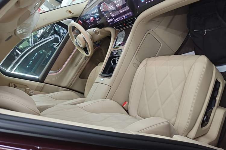 Used Hima AITO M9 2025 Extended-Range Ultra Version 52 kWh 6-Seater Right Front Seat
