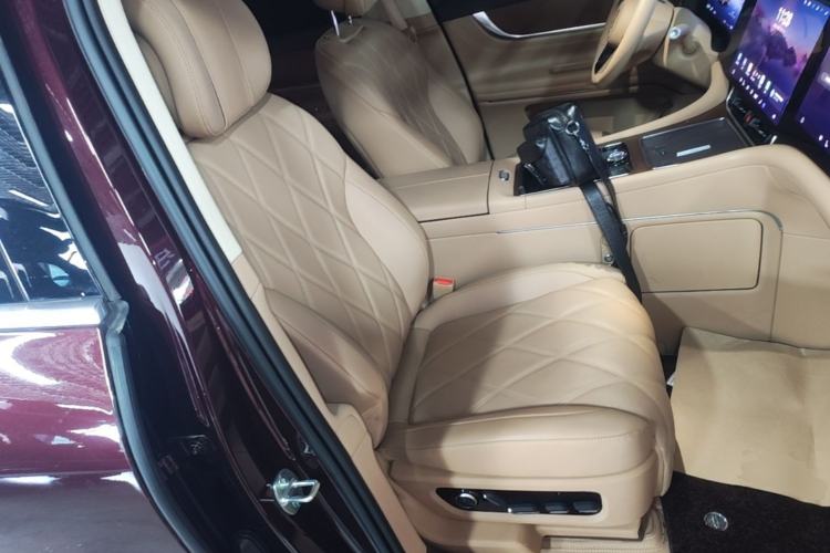 Used Hima AITO M9 2025 Extended-Range Ultra Version 52 kWh 6-Seater Right Front Seat