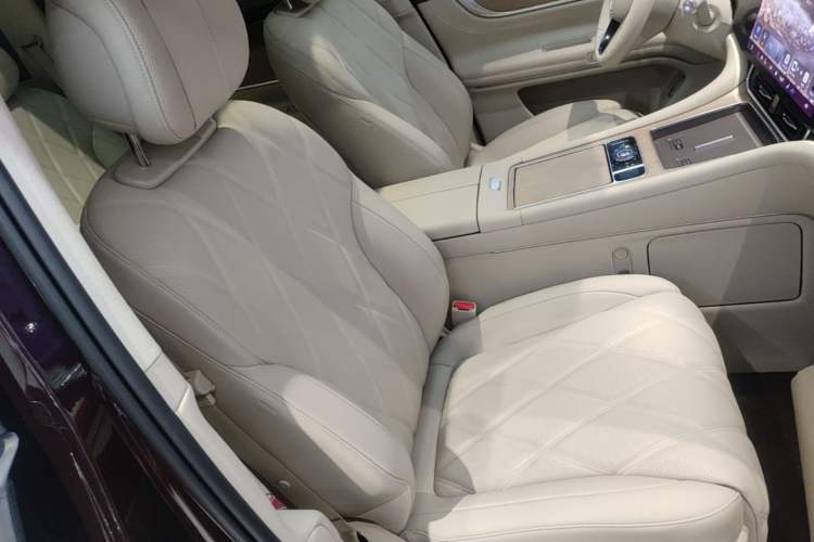 Used Hima AITO M9 2025 Extended-Range Ultra Version 52 kWh 6-Seater Right Front Seat