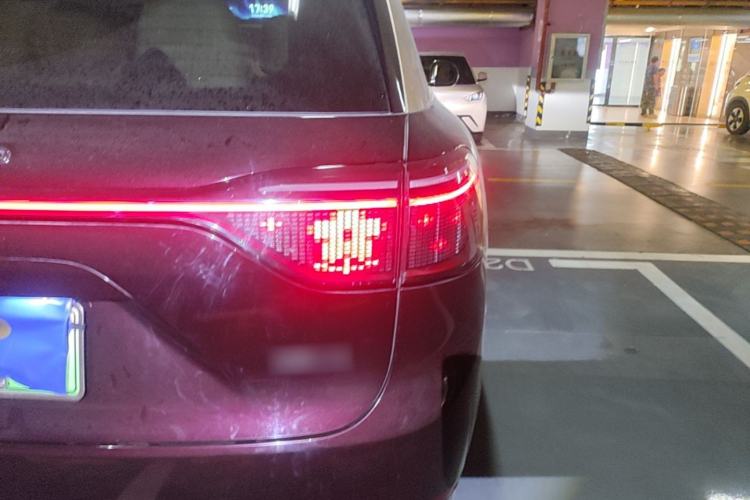 Used Hima AITO M9 2025 Extended-Range Ultra Version 52 kWh 6-Seater Right Rear Taillight
