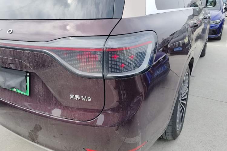 Used Hima AITO M9 2025 Extended-Range Ultra Version 52 kWh 6-Seater Right Rear Taillight
