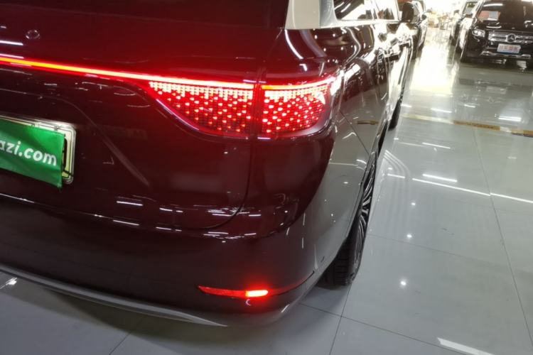 Used Hima AITO M9 2025 Extended-Range Ultra Version 52 kWh 6-Seater Right Rear Taillight