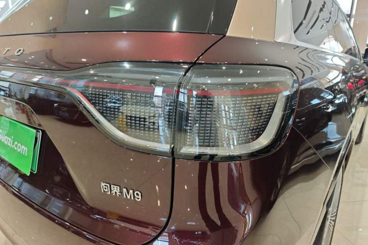 Used Hima AITO M9 2025 Extended-Range Ultra Version 52 kWh 5-Seater Edition Right Rear Taillight