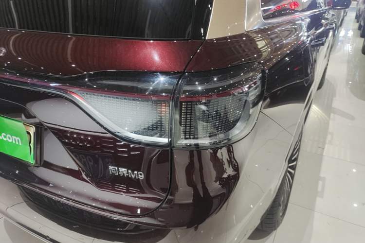 Used Hima AITO M9 2025 Extended-Range Ultra Version 52 kWh 6-Seater Right Rear Taillight