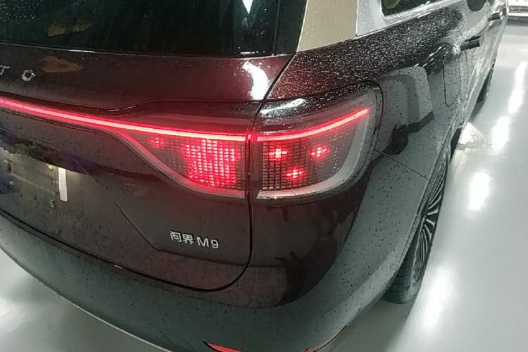 Used Hima AITO M9 2025 Extended-Range Ultra Version 52 kWh 6-Seater Right Rear Taillight