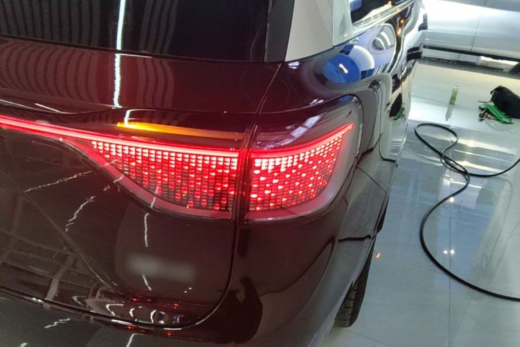 Used Hima AITO M9 2025 Extended-Range Ultra Version 52 kWh 6-Seater Right Rear Taillight