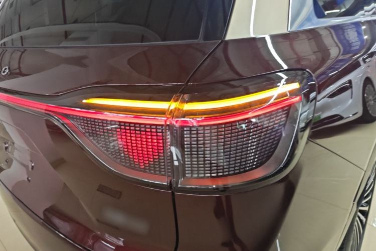 Used Hima AITO M9 2025 Extended-Range Ultra Version 52 kWh 5-Seater Edition Right Rear Taillight