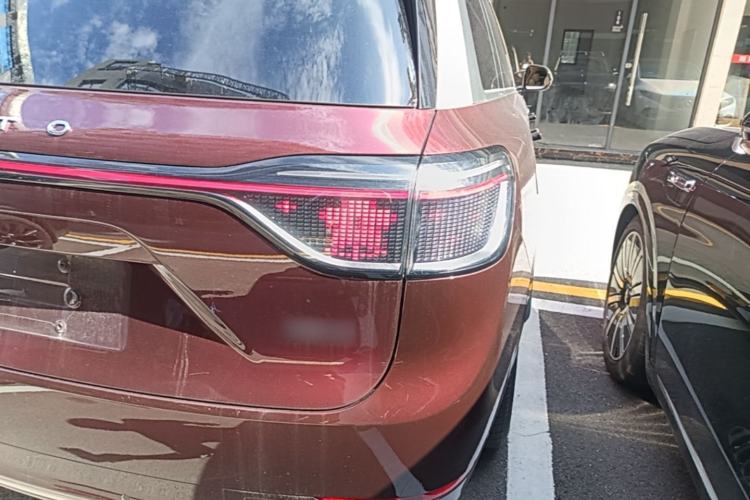 Used Hima AITO M9 2025 Extended-Range Ultra Version 52 kWh 6-Seater Right Rear Taillight