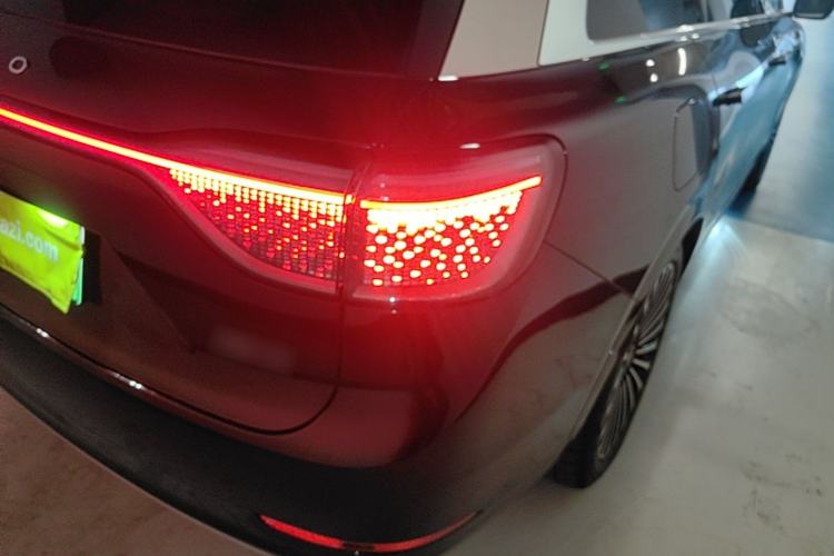 Used Hima AITO M9 2025 Extended-Range Ultra Version 52 kWh 6-Seater Right Rear Taillight