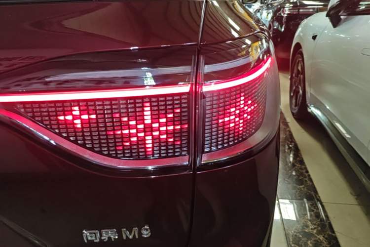 Used Hima AITO M9 2025 Extended-Range Ultra Version 52 kWh 6-Seater Right Rear Taillight