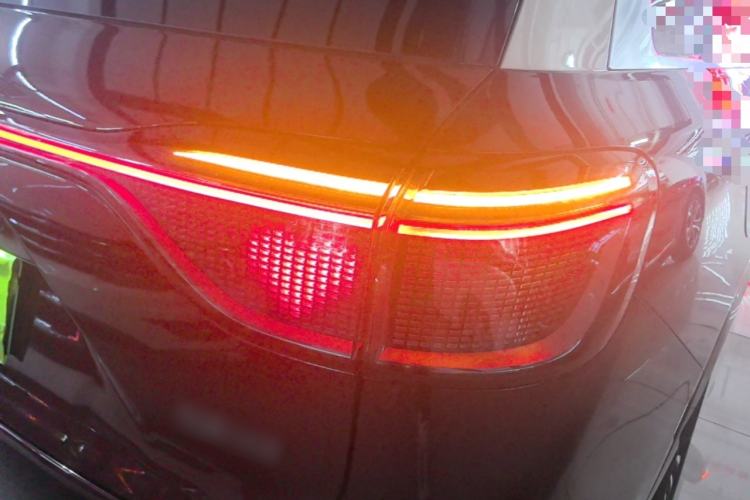 Used Hima AITO M9 2025 Extended-Range Ultra Version 52 kWh 6-Seater Right Rear Taillight