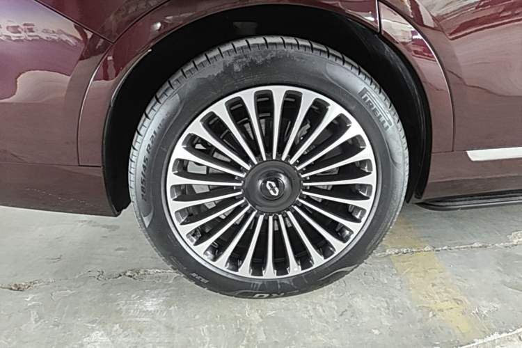 Used Hima AITO M9 2025 Extended-Range Ultra Version 52 kWh 6-Seater Right Rear Wheel Hub