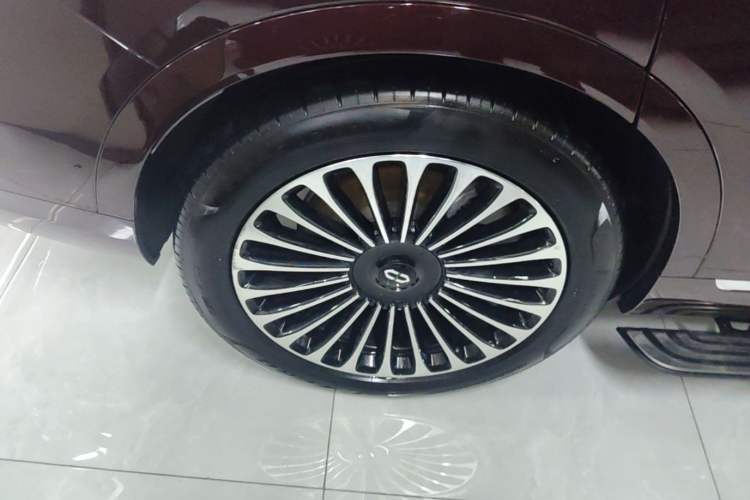 Used Hima AITO M9 2025 Extended-Range Ultra Version 52 kWh 6-Seater Right Rear Wheel Hub