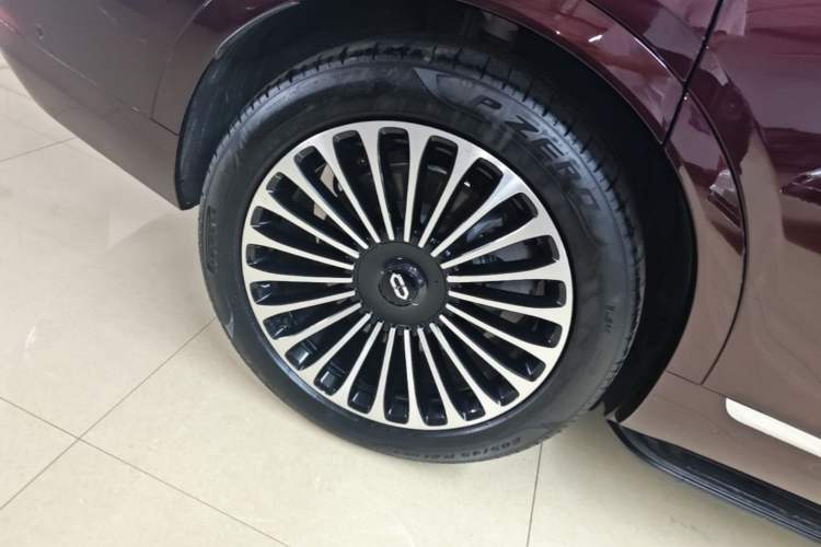 Used Hima AITO M9 2025 Extended-Range Ultra Version 52 kWh 5-Seater Edition Right Rear Wheel Hub