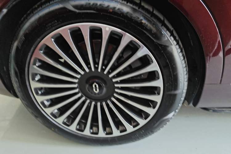 Used Hima AITO M9 2025 Extended-Range Ultra Version 52 kWh 6-Seater Right Rear Wheel Hub