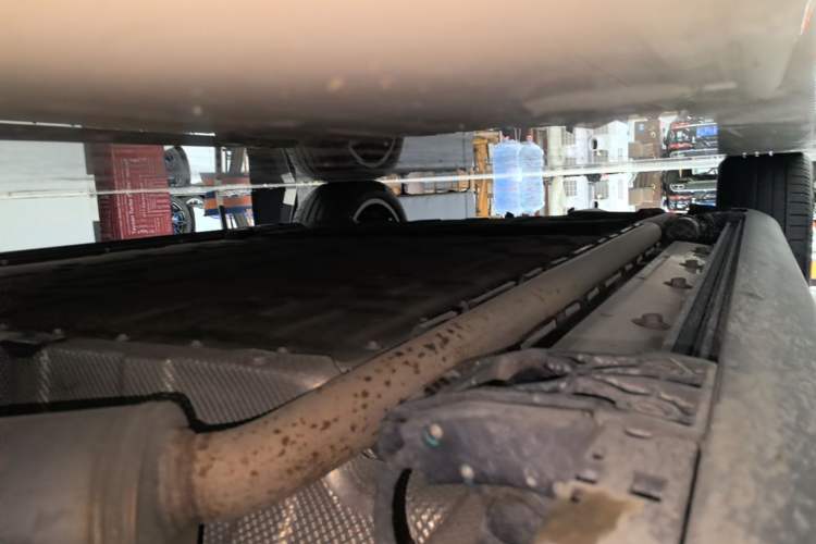 Used Hima AITO M9 2025 Extended-Range Ultra Version 52 kWh 6-Seater Right Side Sill
