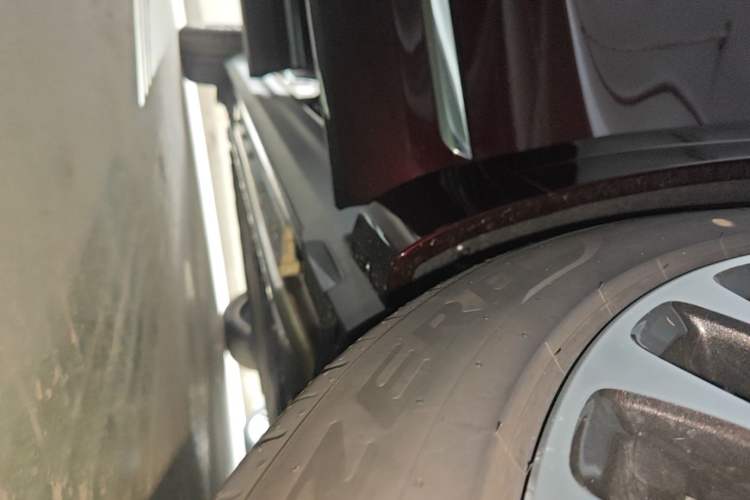 Used Hima AITO M9 2025 Extended-Range Ultra Version 52 kWh 6-Seater Right Side Sill