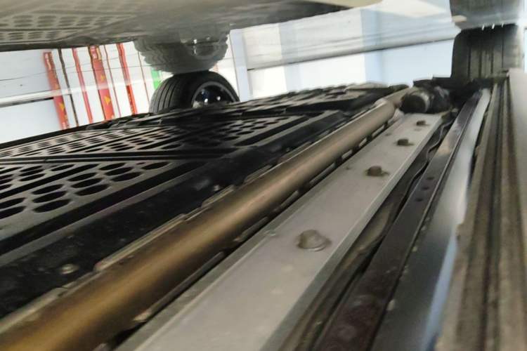 Used Hima AITO M9 2025 Extended-Range Ultra Version 52 kWh 5-Seater Edition Right Side Sill