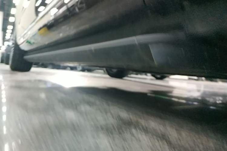 Used Hima AITO M9 2025 Extended-Range Ultra Version 52 kWh 6-Seater Right Side Sill