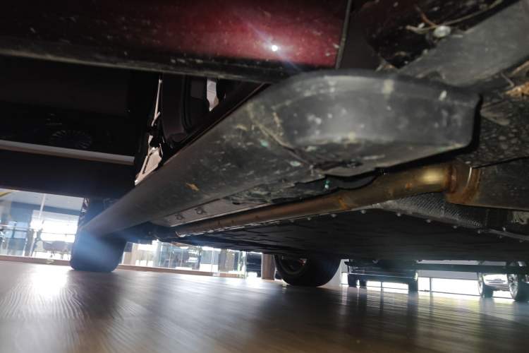 Used Hima AITO M9 2025 Extended-Range Ultra Version 52 kWh 5-Seater Edition Right Side Sill