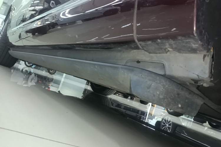 Used Hima AITO M9 2025 Extended-Range Ultra Version 52 kWh 6-Seater Right Side Sill
