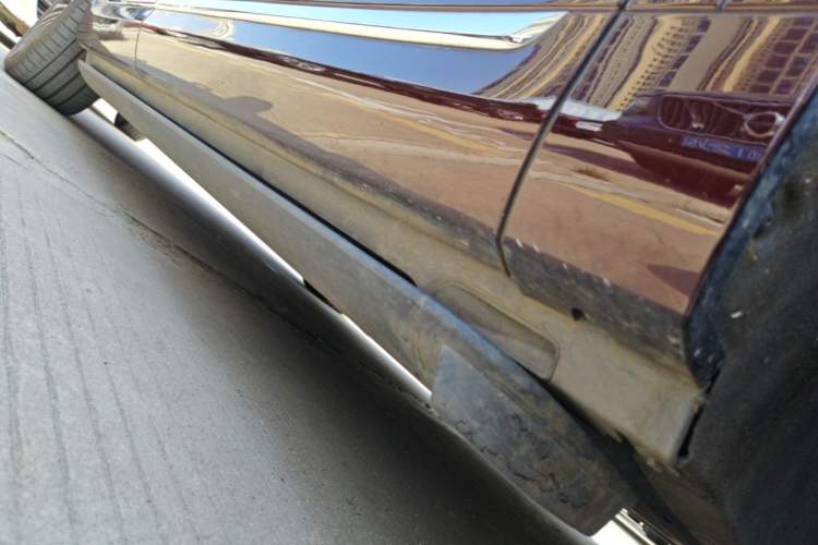 Used Hima AITO M9 2025 Extended-Range Ultra Version 52 kWh 6-Seater Right Side Sill
