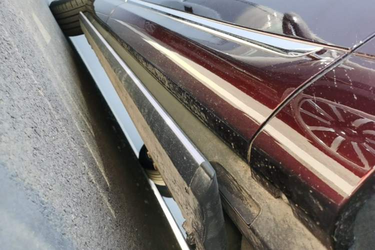 Used Hima AITO M9 2025 Extended-Range Ultra Version 52 kWh 6-Seater Right Side Sill