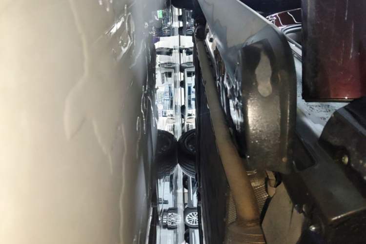 Used Hima AITO M9 2025 Extended-Range Ultra Version 52 kWh 6-Seater Right Side Sill