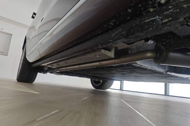 Used Hima AITO M9 2025 Extended-Range Ultra Version 52 kWh 6-Seater Right Side Sill