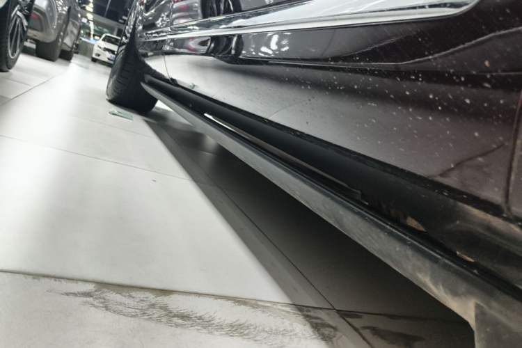 Used Hima AITO M9 2025 Extended-Range Ultra Version 52 kWh 6-Seater Right Side Sill