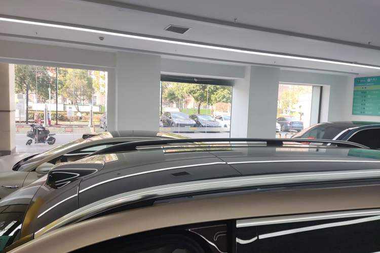 Used Hima AITO M9 2025 Extended-Range Ultra Version 52 kWh 5-Seater Edition Roof