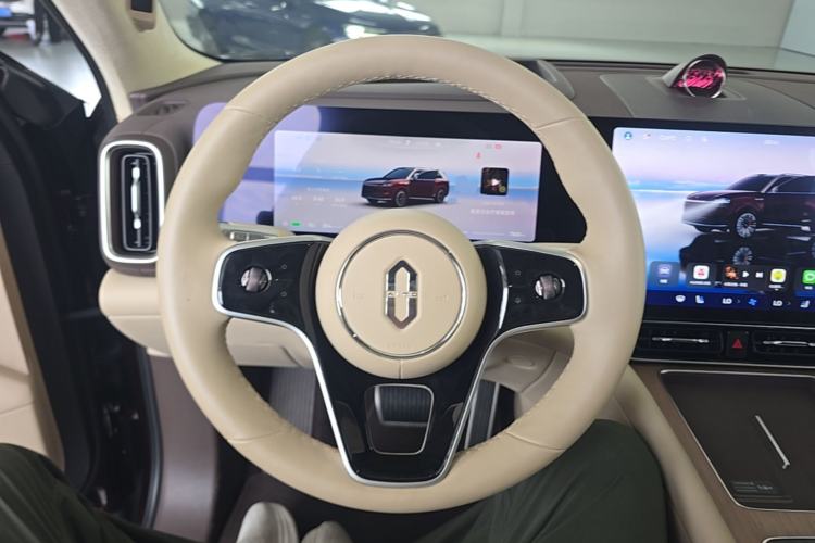 Used Hima AITO M9 2025 Pure Electric Ultra Version 100 kWh 6-Seater Model Steering Wheel