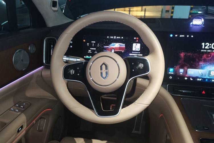 Used Hima AITO M9 2025 Extended-Range Ultra Version 52 kWh 5-Seater Edition Steering Wheel